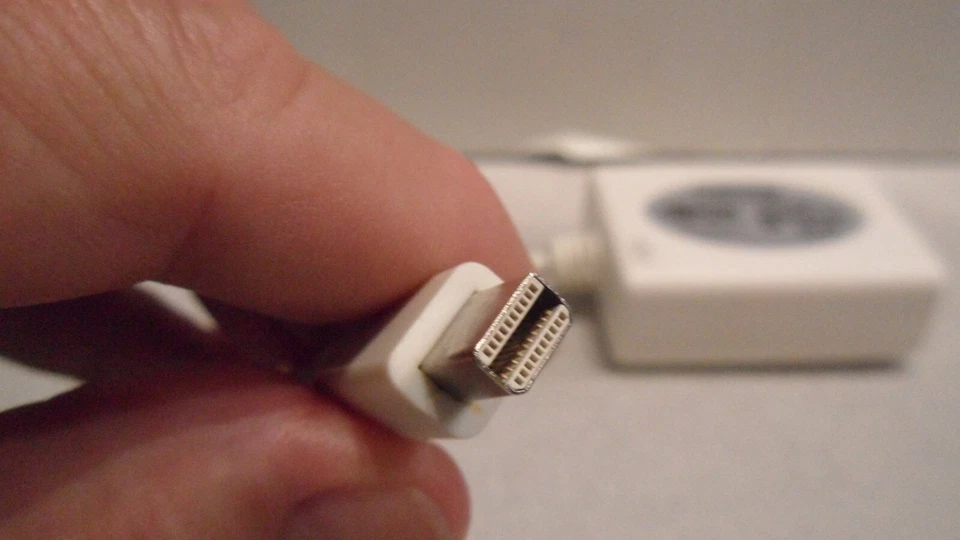 Tripp Lite P137-06N-HDMI Keyspan Mini DisplayPort To HDMI Adapter P137-06N-HDMI - Image 4 of 4