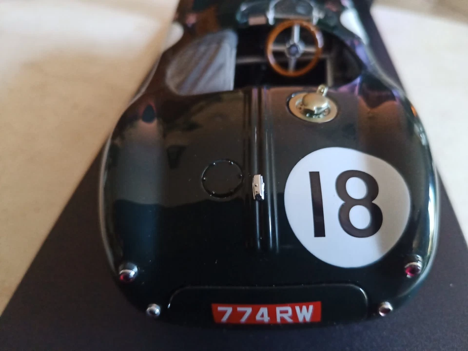 Autoart Racing Division-1/18 Jaguar C Type Le Mans winner 1953 racing car #18 - Immagine 3 di 4