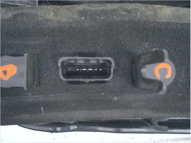 Feu arrière gauche occasion NISSAN MICRA III Phase 2 - 1.2i 80ch - - Photo 3/3