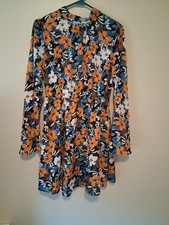 Woman's Dress Shein Size Medium Long Sleeve Backless Floral Print Knee Length