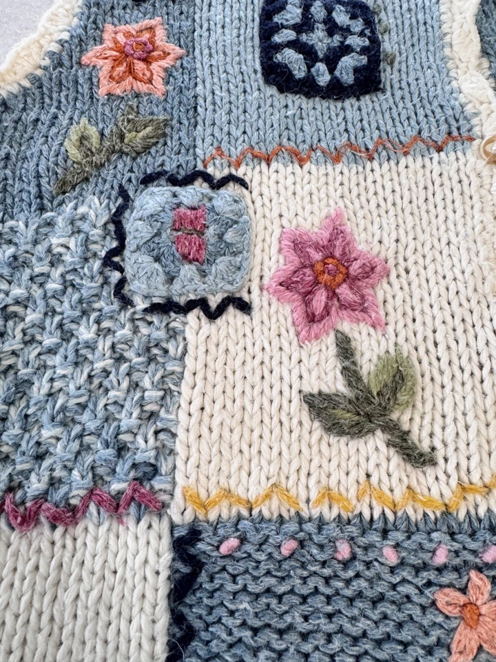 VTG Adrian Delafield Haband Sweater Vest Floral Patch Crochet Cottagecore Small - Image 3 of 4