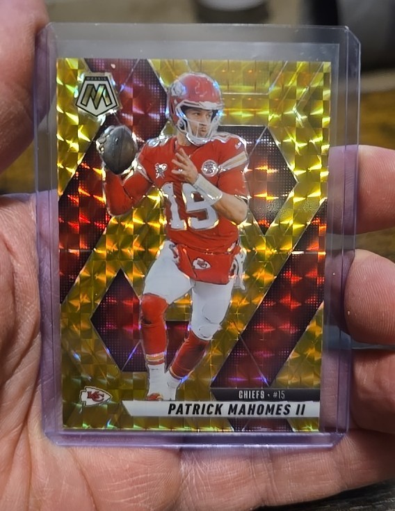 2025 Panini Mosaic Patrick Mahomes 200 Gold Mosaic Prizm /10