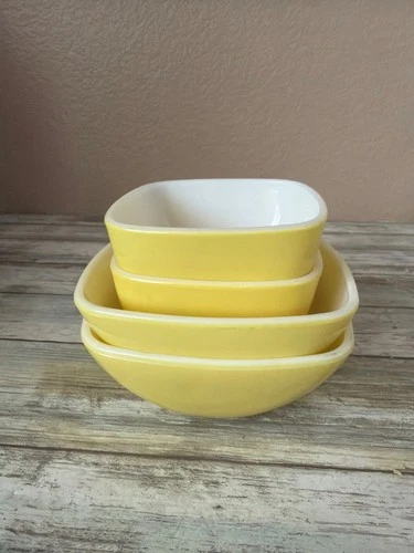 Vintage Pyrex Yellow Square Hostess Bowls 407 and 410 Set of 4 USA