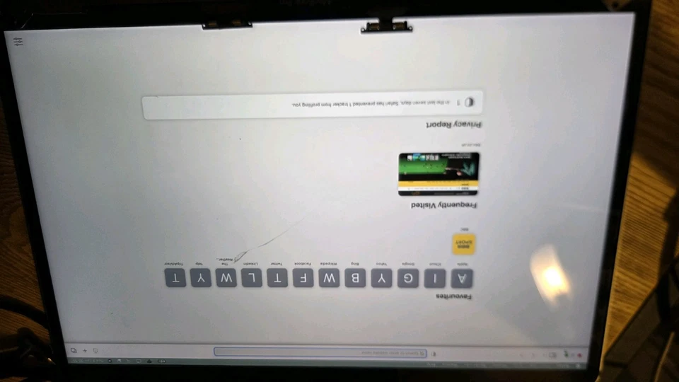 Discoloured Faulty - Genuine Macbook Pro 15.4" A1707 2016/17 Screen LCD - Image 4 of 4