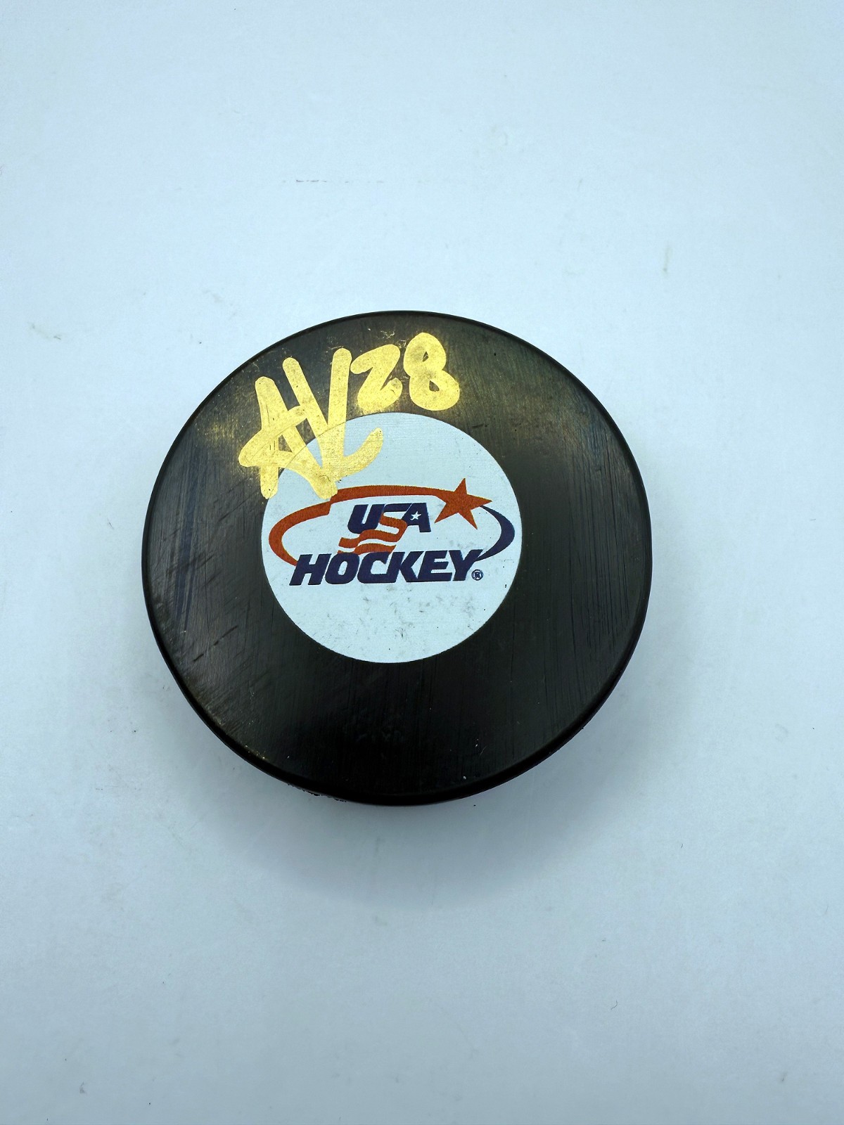 AMANDA KESSEL Team USA Women Olympic SIGNED Autograph Logo Hockey Puck PSA COA 