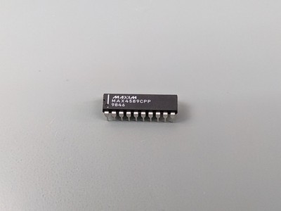Maxim MAX4589 Dual 2-Ch RF/Video Multiplexor IC, High-Isolation