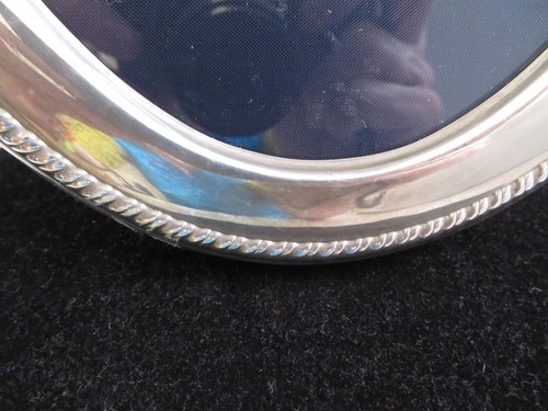 Solid Silver Picture Frame. Hallmarked. 17cm x 22cm. Antique/Vintage - Picture 2 of 7