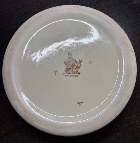 Rare Royal Doulton Bunnykins Baby Plate "Visiting The Cottage" by Barbara Vernon - Picture 5 of 7