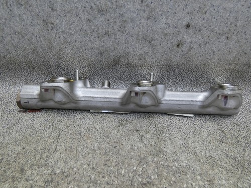 Einspritzleiste links 0261555028 L 221Tkm Mercedes W219 CLS 350 CGI 08.1709.179