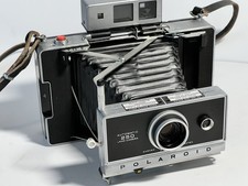 Polaroid Automatic 250 Land Camera