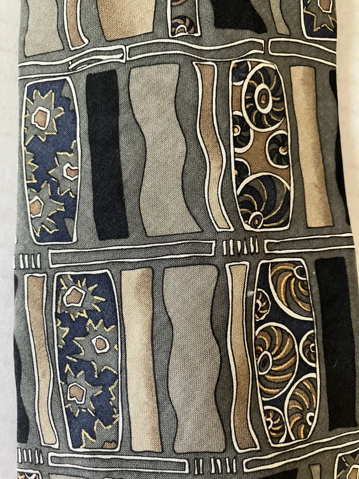 Gravata masculina baixo seda cetim cinza bronzeado preto branco geométrico feita nos EUA 58" - Imagem 3 de 4