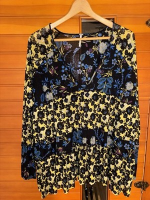 Free People Women's XL Black Floral V-Neck Long Sleeve Pullover Blouse