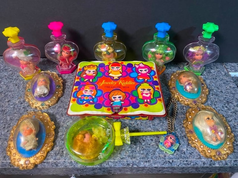 5 Liddle Kiddles Kologne doll, 5 Lockets, 1 Lollipops, 1 kiddle case,  Lot