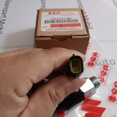 Genuine Fits For Suzuki SWITCH ASSY, BACK UP LAMP 37610