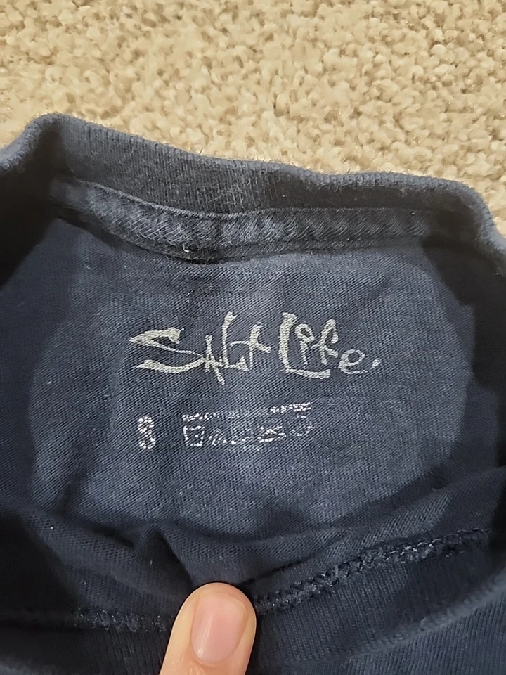 Camiseta gráfica Salt Life Boys pequeña azul marino manga larga Foto 3 de 4