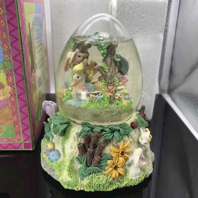 Easter Bunny Water Egg Shaped Snow Globe Musical Playing ''Peter Cottontail'' Vtg