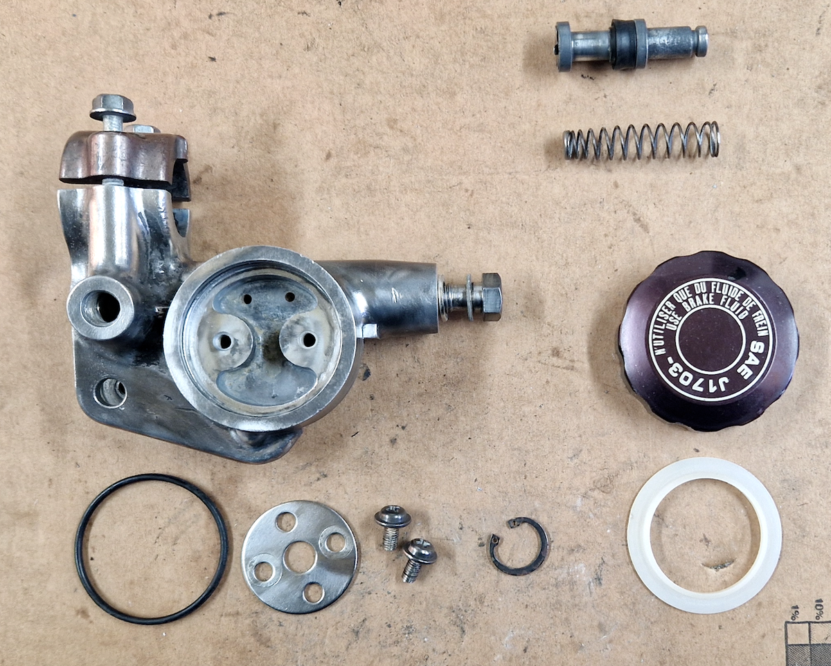 HONDA CB 750 FOUR POMPA FRENO ANTERIORE ORIGINALE PARTI PER