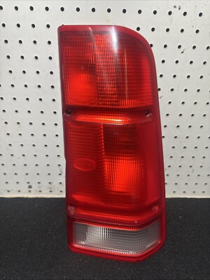 1999 - 2002 Land Rover Discovery 2 Right Pass RightSide Tail Light Oem H0725 DG1