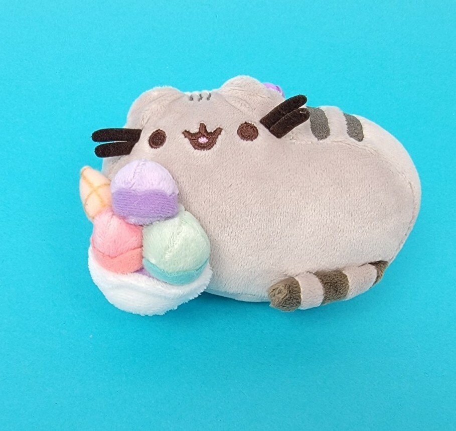 ice cream pusheen cat