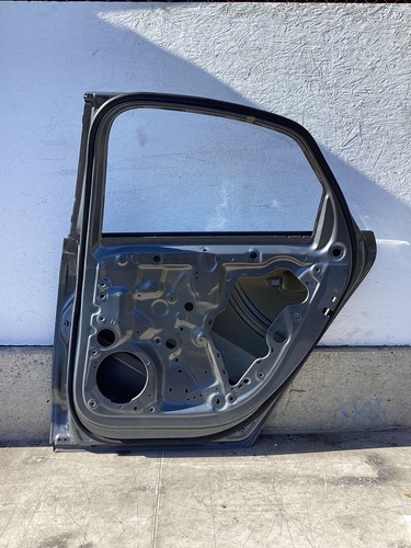 2011 2012 2013 2014 2015 2016 2017 2018 AUDI A8 S8 REAR RIGHT DOOR OEM USED - Picture 4 of 16