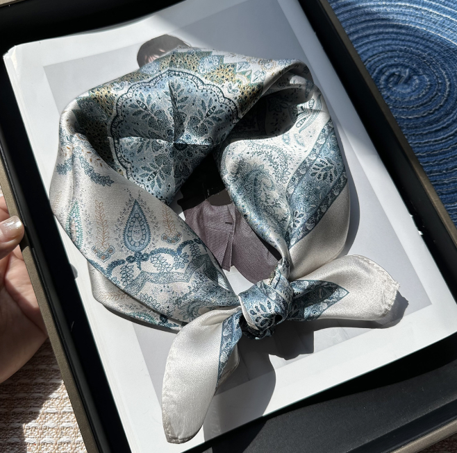 100% Silk Mulberry Neckerchief Scarf Shawl 21'' Blue floral Print Bandana Wrap
