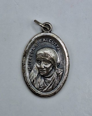 Mother Teresa of Calcutta Oval  Pray For Us  Italian Silver Tone Medal 1''x5/8''