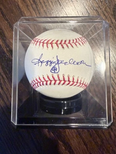 Reggie Jackson autographed baseball. Reggie Jackson Authenticated COA, Box&Pouch