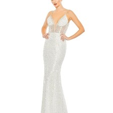 (394) NEW MAC DUGGAL EMBELLISHED PLUNGE NECK SLEEVELESS TRUMPET GOWN