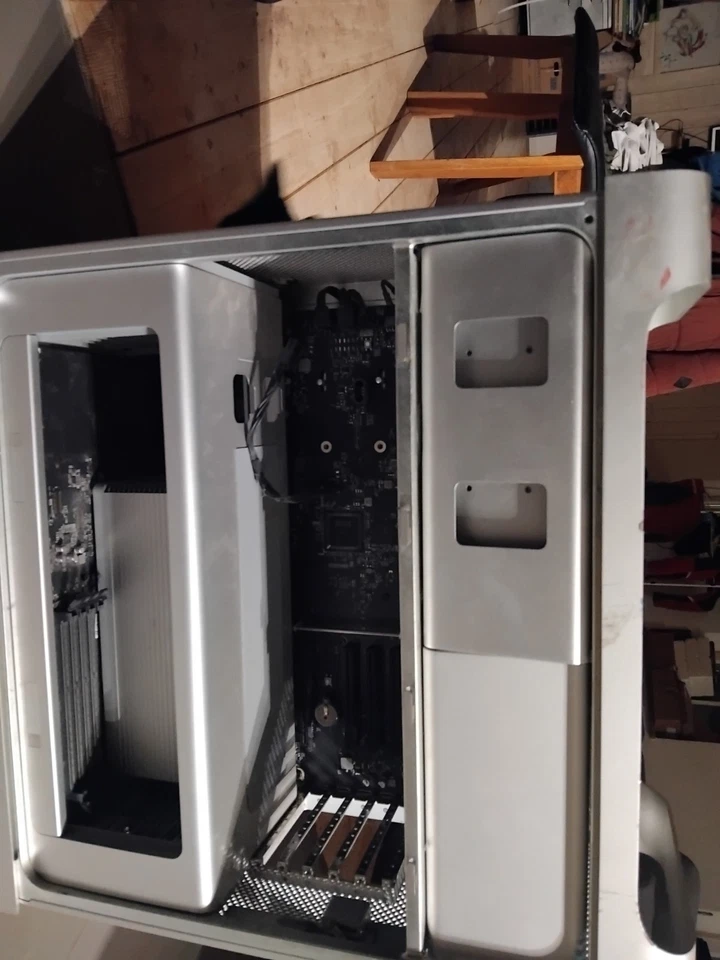 Gehäuse, case für Mac Pro 2009, 2010 & 2012 - A1289 - Gebrauchsspuren - Bild 3 von 3