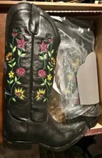 Embroidered black lane bluebird western women’s boot size 8 (NEW in box)