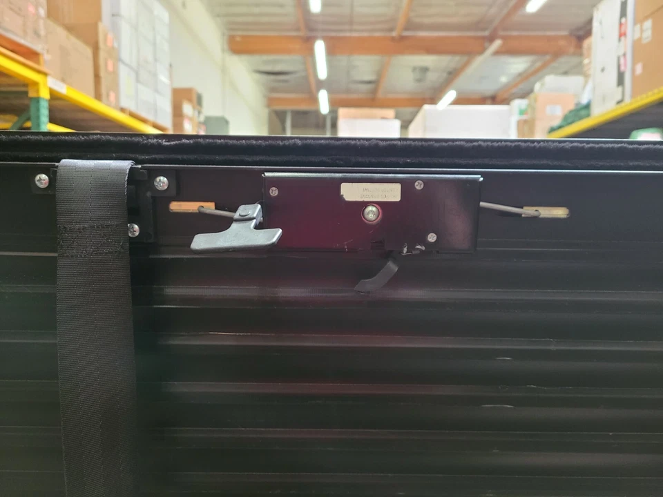 Fundas para camiones usadas USA American Roll Cover Tonneau 5'7" enrollables negras Foto 3 de 4