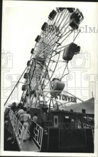 1974 Press Photo Ferris Wheel Riders in Line at the New York State Fair Midway