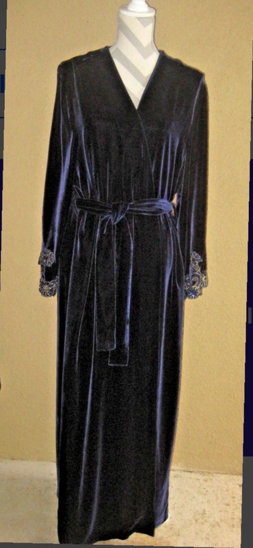 Valentino intimo Saks 5th rayon/silk dark blue velvet embellish long wrap robe L