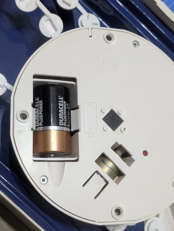 Dont Get in a Flap 1981 Vintage Motorised Board Game MB Games. Vintage - Image 3 of 4