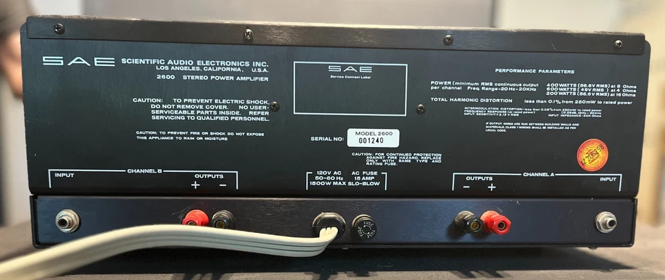 Amplificador de Potencia SAE 2600 - Excelente Estado - TOTALMENTE FUNCIONAL - 400/600 WPC Foto 2 de 4