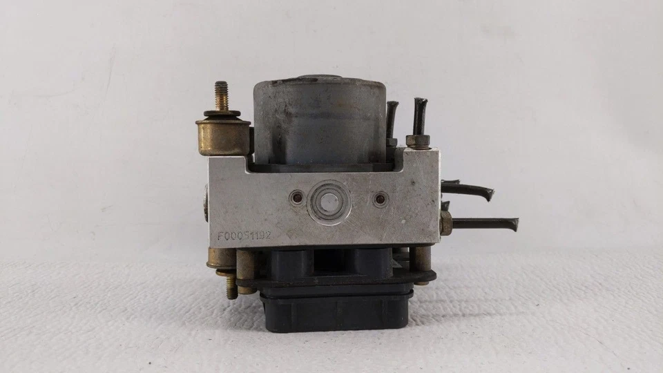 2004-2006 Mitsubishi Endeavor Abs Pump Control Module TY5T6 - Image 4 of 4