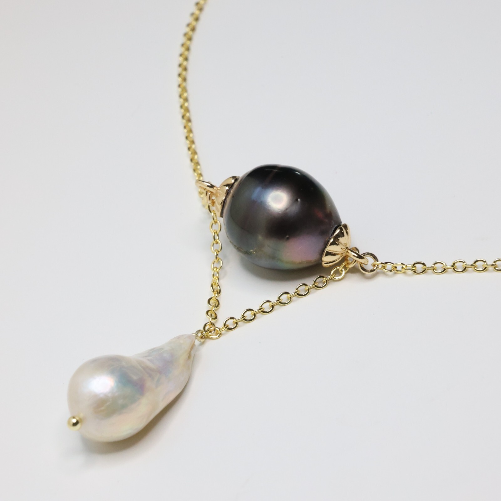 Collier Gold Filled perle noire de Tahiti baroque et perle d'eau douce de culture vintage 1983