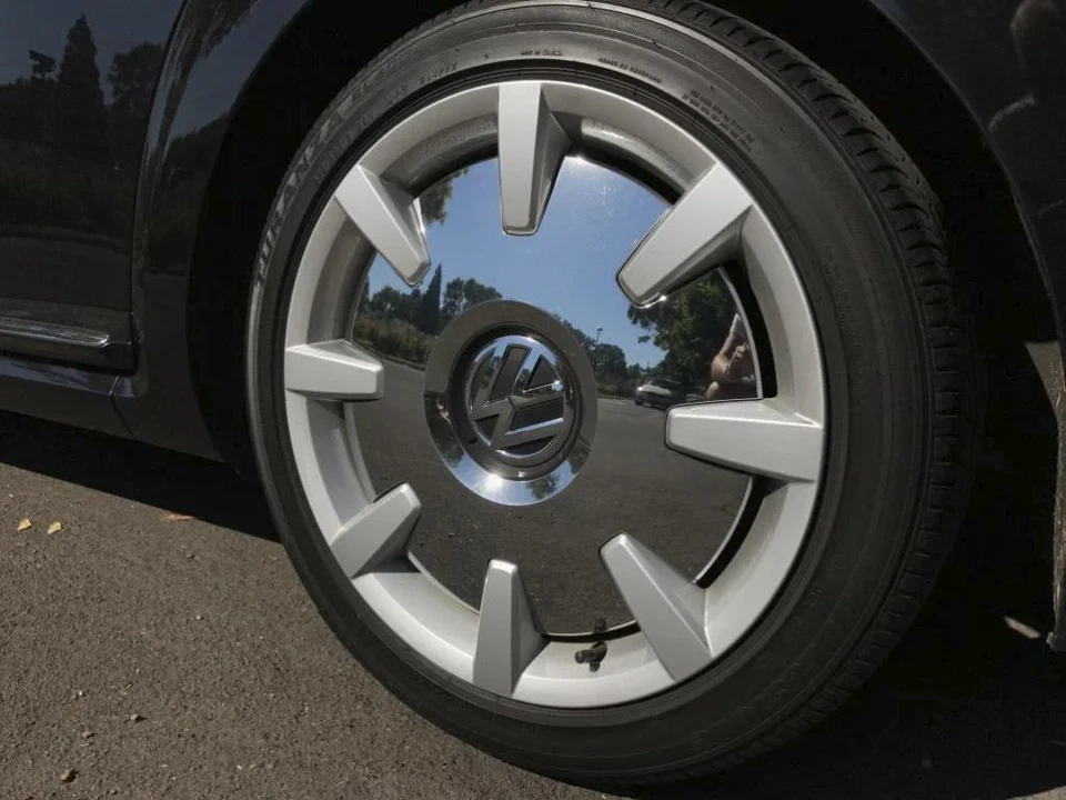 Genuine OEM 2012-2019 VW Volkswagen Beetle Chrome center cap P/N 5C0601149CQZQ - Изображение 4 из 4