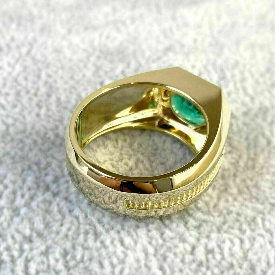 Anillo de compromiso solitario esmeralda real ovalado de 2 quilates enchapado en oro amarillo de 14 quilates para hombre Foto 4 de 4