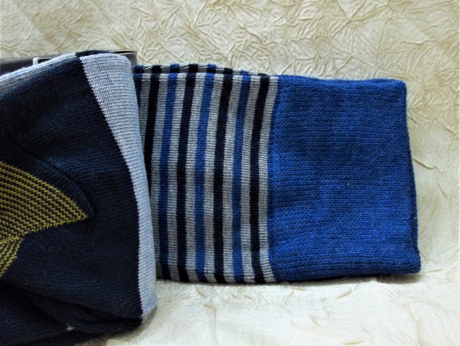 Goldtoe Brand 3 Blue Stripes & Dots Adult Dress Crew Socks One Size