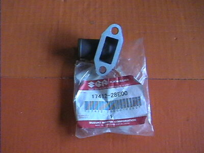 え GENUINE SUZUKI WATER PUMP CONNECTOR 17412-28E00 RM125 RM250 RMX250