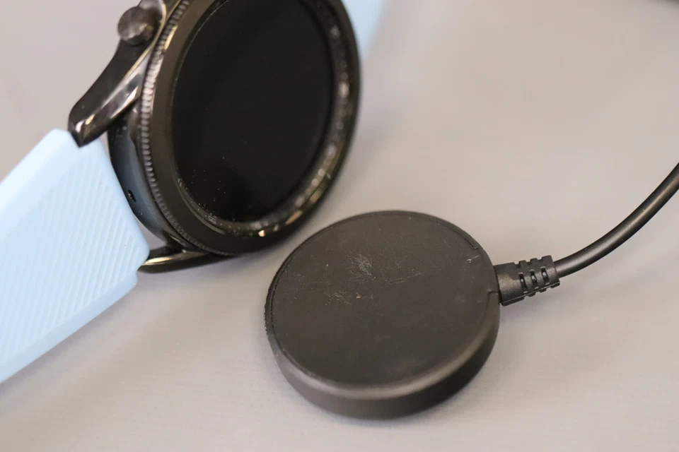 SAMSUNG Galaxy Watch 3 45mm Mystic Black BT - SM-R840NZKAXAR (Light blue strap) - Image 3 of 4