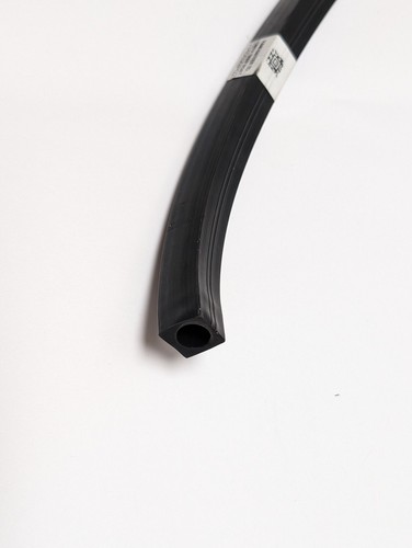 D345690P02 Rain Gutter To Lower Trap Port (USED). - Picture 4 of 5