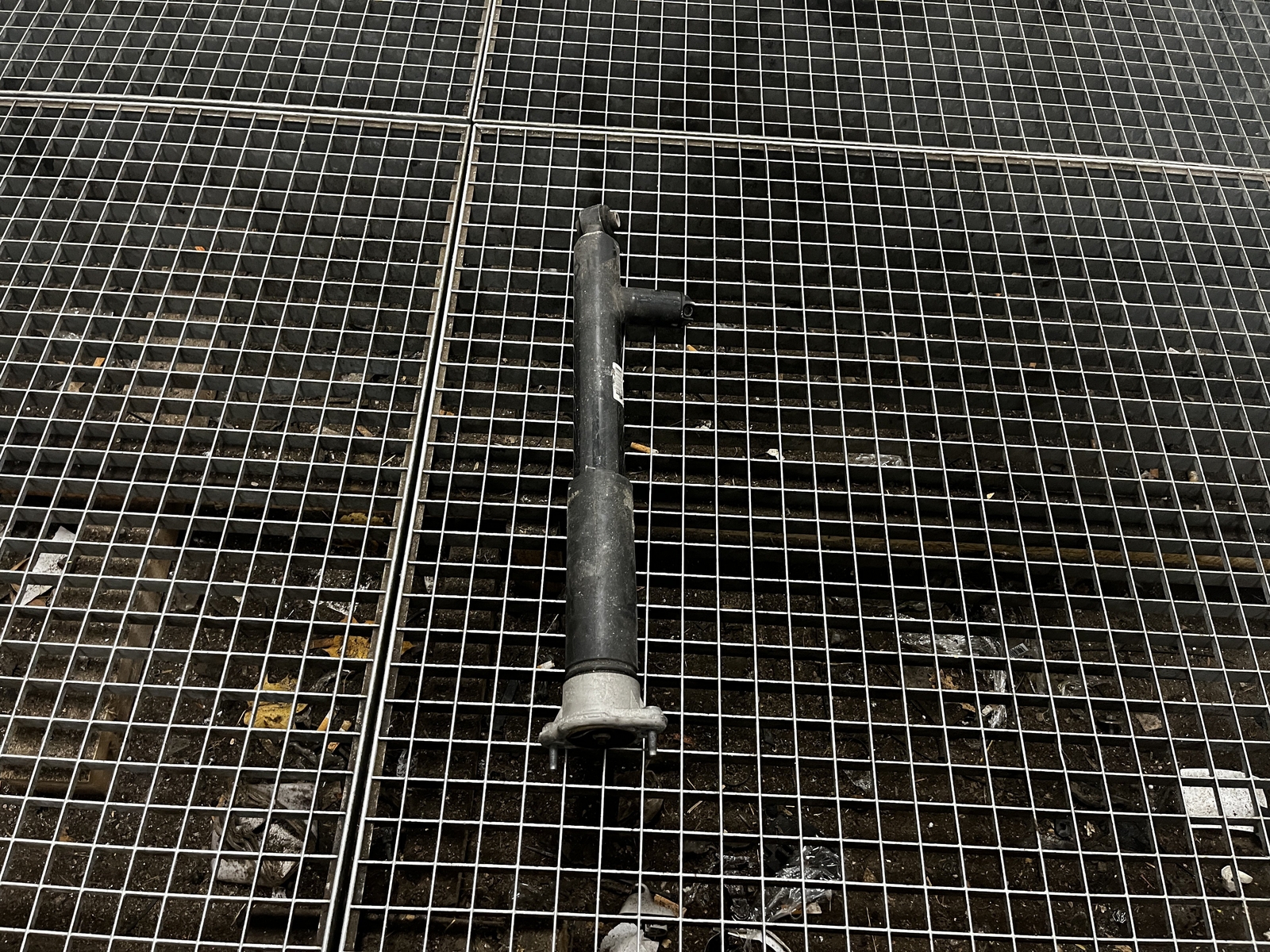 2009 MERCEDES-BENZ E Coupe Rear Right Shock Absorber A2073204430  