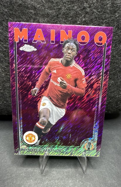 2024-25 Topps Chrome Uefa Club Competitions - Kobbie Mainoo #29 Magenta Shimmer