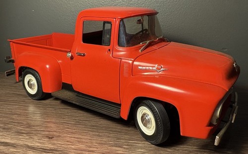 Ertl 1:18 1956 Ford F-100 Pickup Red Diecast Truck w/ Opening Hood & Tailgate