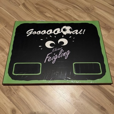 Kleiner Feigling . Kreidetafel Fußball Zähltafel Punktetafel 