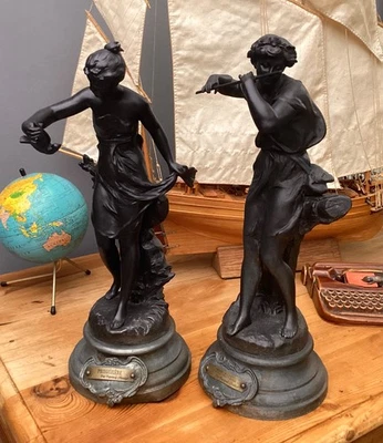 Lot de 2 anciens régules par Ferrand sculpteur signés - Photo 1/4