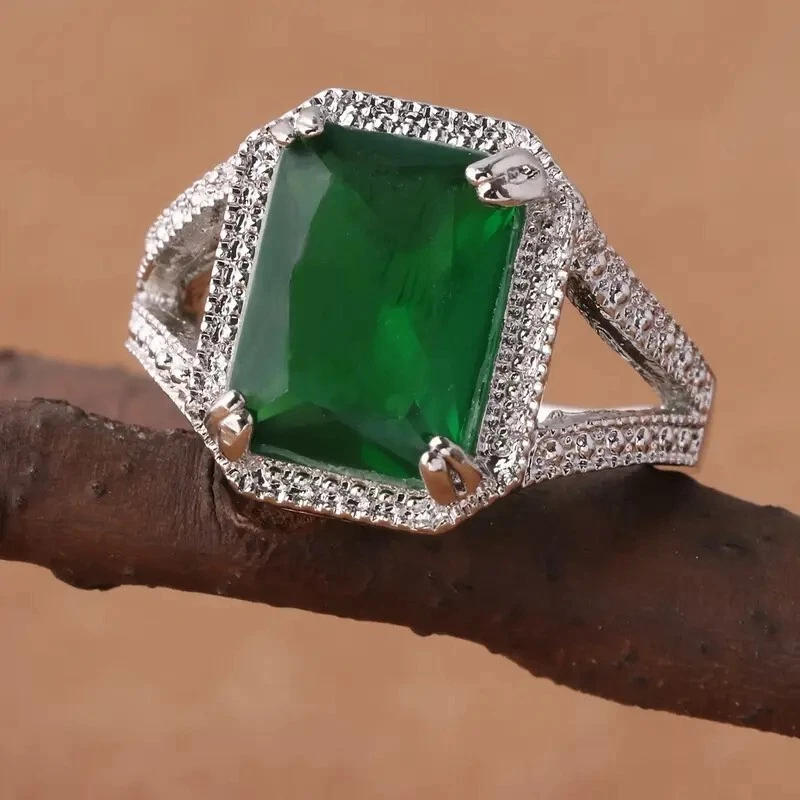 Elegante anillo de joyería de moda verde y plateado para hombre accesorio talla 7 Foto 2 de 3