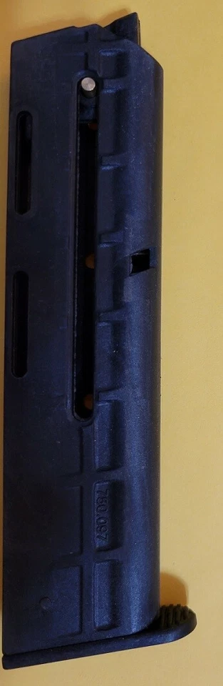 Cargador redondo CHIAPPA 1911 22lr 10 470.037 polímero 10º cargador - OEM de fábrica NUEVO Foto 3 de 3